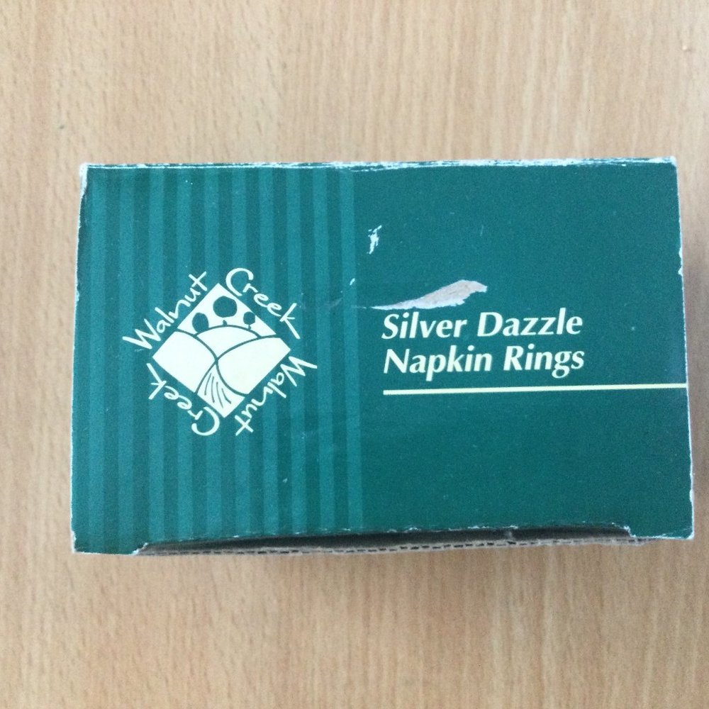 Walnut Creek Silver daze Napkin Rings 4pcs in original box silver tone